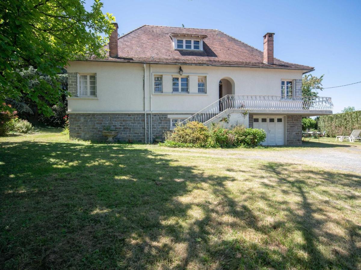 Quaint Holiday Home In Payzac With Garden Екстериор снимка